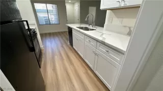 Photo #5: 2611577 Listing 