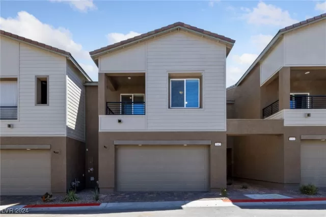 MLS: 2611584 Condo For Sale