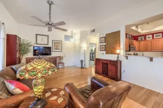 Photo #2: 2611587 Listing