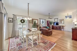 Photo #5: 2611587 Listing