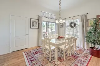 Photo #6: 2611587 Listing