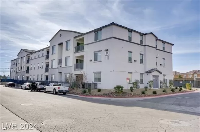 MLS: 2611591 Condo For Sale