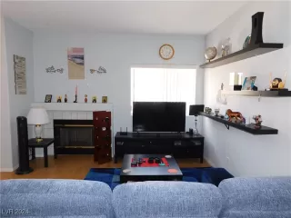 Photo #4: 2611608 Listing 