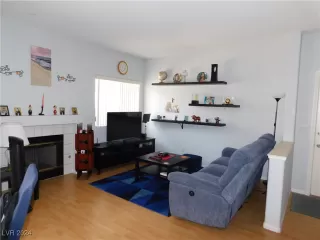 Photo #5: 2611608 Listing 