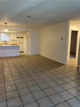 Photo #1: 2611655 Listing 