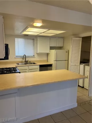 Photo #2: 2611655 Listing 