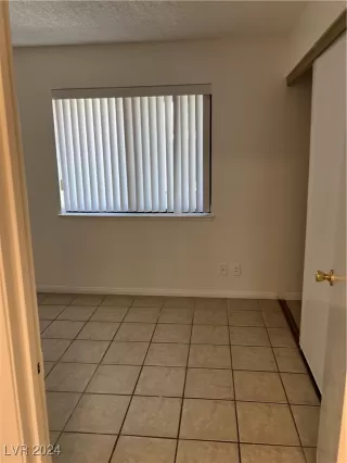 Photo #4: 2611655 Listing 