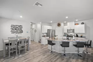 Photo #2: 2611660 Listing