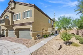 Photo #4: 2611660 Listing