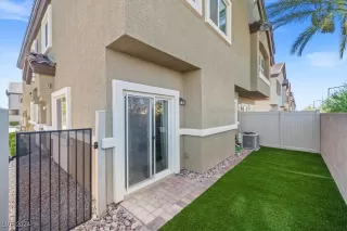 Photo #5: 2611660 Listing