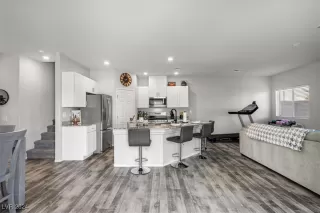 Photo #6: 2611660 Listing