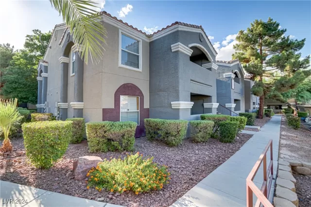 MLS: 2611674 Condo For Sale