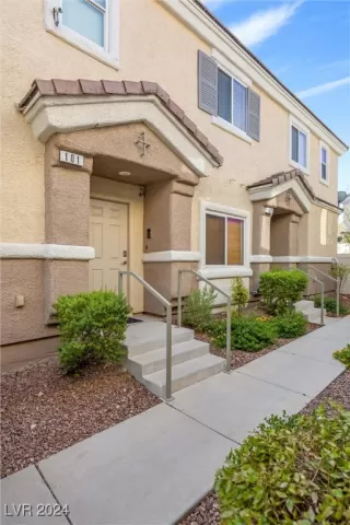 Photo #1: 2611684 Listing