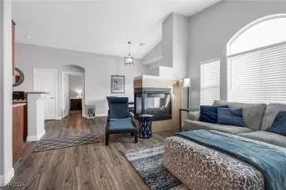 Photo #4: 2611684 Listing