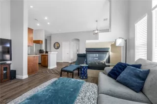 Photo #6: 2611684 Listing