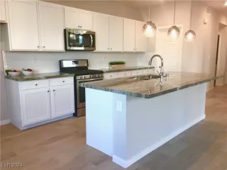 Photo #3: 2611688 Listing 