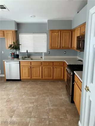 Photo #6: 2611690 Listing 