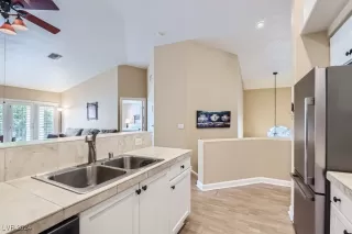 Photo #3: 2611711 Listing