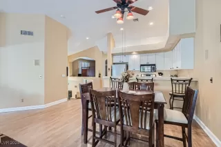 Photo #4: 2611711 Listing