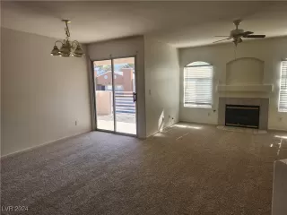 Photo #4: 2611746 Listing 