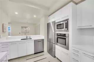 Photo #4: 2611770 Listing