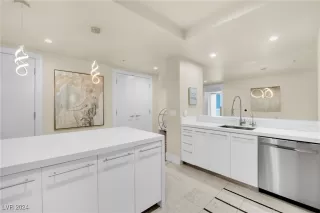 Photo #5: 2611770 Listing