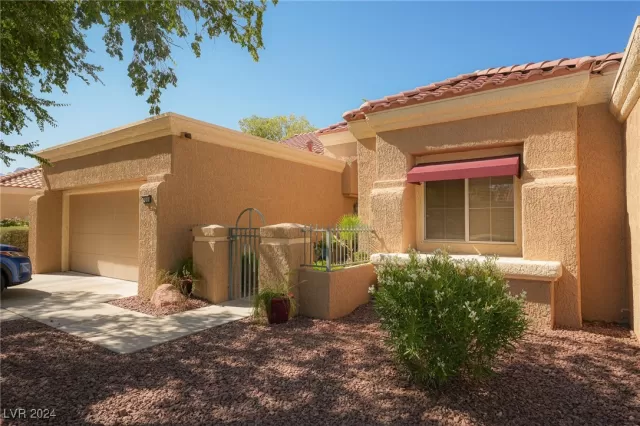 MLS: 2611771 Condo For Sale