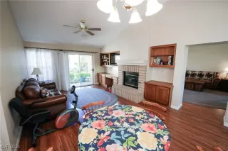 Photo #3: 2611771 Listing