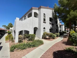 Photo #1: 2611781 Listing