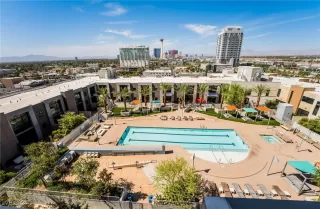 Photo #5: 2611787 Listing 