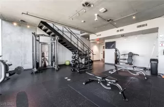 Photo #6: 2611787 Listing 