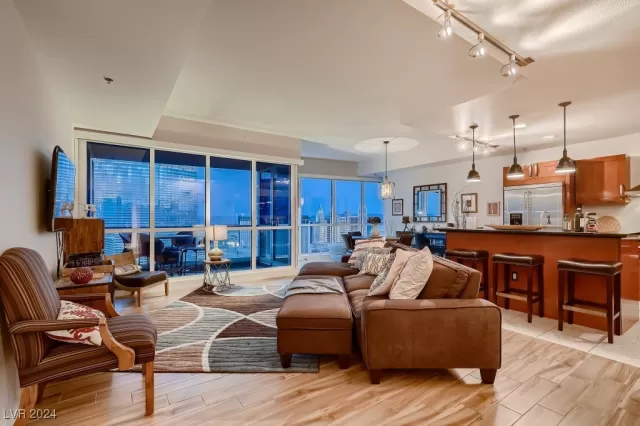 MLS: 2611793 Condo For Sale