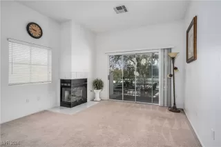 Photo #5: 2611805 Listing