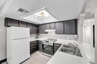 Photo #6: 2611811 Listing