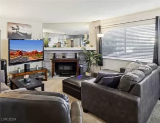 Photo #1: 2611828 Listing