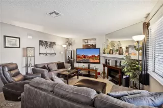 Photo #2: 2611828 Listing