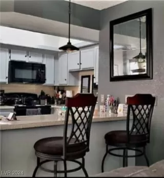 Photo #6: 2611828 Listing