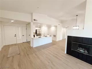 Photo #4: 2611839 Listing 