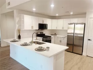 Photo #6: 2611839 Listing 