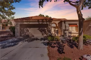 Photo #2: 2611852 Listing