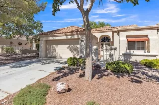 Photo #5: 2611852 Listing