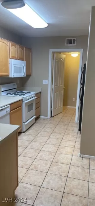 Photo #1: 2611864 Listing 