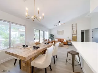 Photo #6: 2611874 Listing