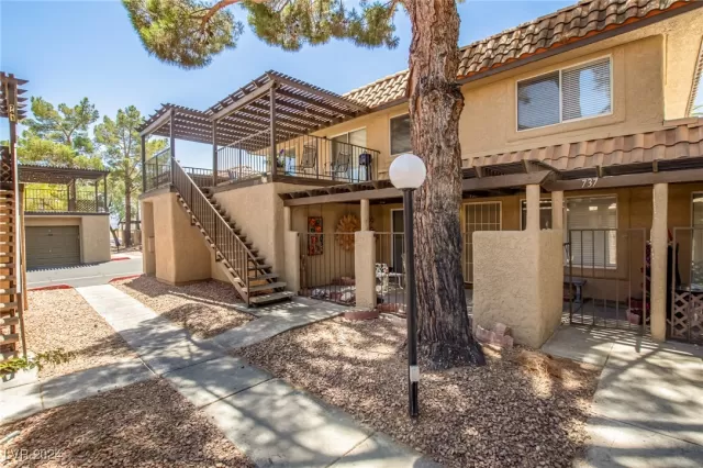 MLS: 2611881 Condo For Sale