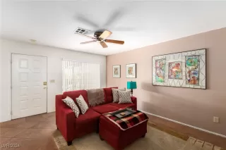 Photo #2: 2611881 Listing