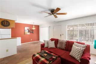 Photo #3: 2611881 Listing