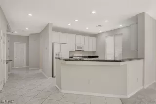 Photo #6: 2611882 Listing 