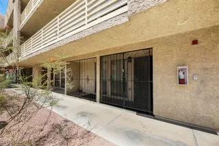 Photo #4: 2611884 Listing