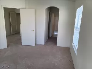 Photo #4: 2611911 Listing 