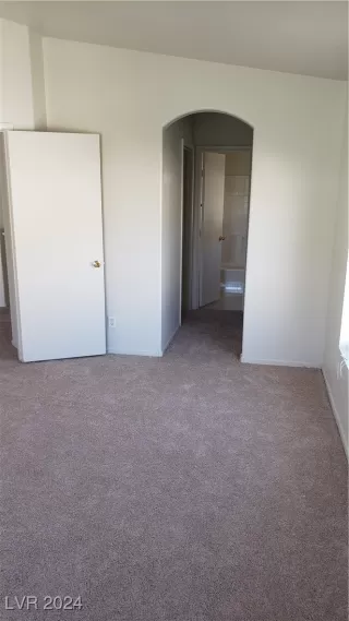 Photo #5: 2611911 Listing 